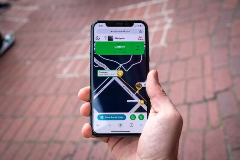 Vancouver: Self-Guided Smartphone Walking Tour of Gastown - Who should consider this tour?
