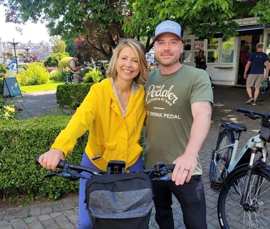 Victoria City Highlights Pedal Bike Tour - Hoods & Legends - What Makes This Tour Stand Out