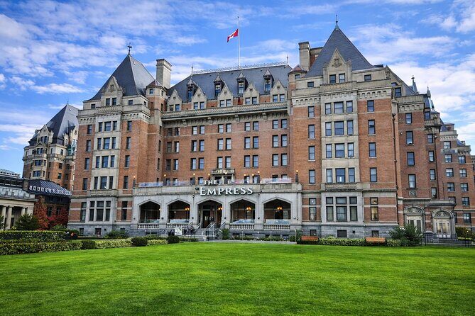 Victoria Highlights: Butchart Gardens, Empress, Chinatown. 1-6pax - Who Is This Tour Best For?