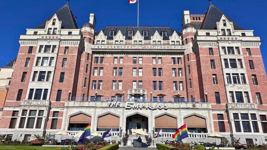 Victorias Butchart Gardens & City Highlights Private Tour - Who Should Consider This Tour?