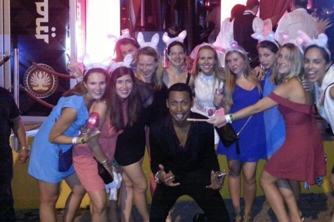 VIP Nightclub Tour in Playa del Carmen - The Experience: Drinks, Lines, and VIP Perks