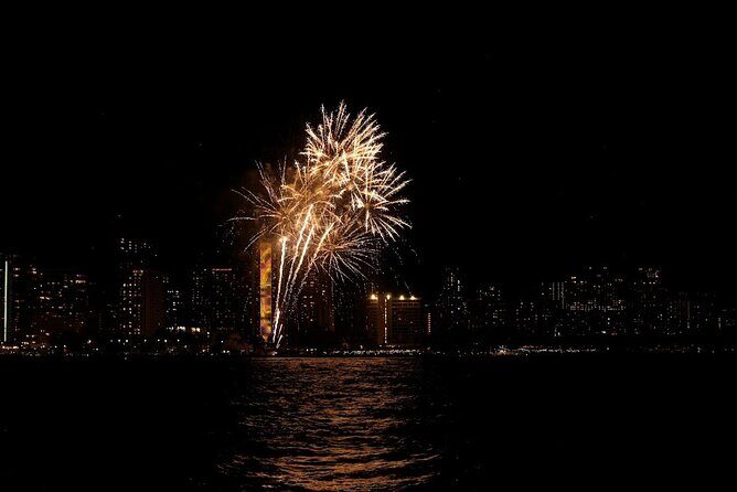 Waikiki Friday Fireworks Boat Cruise from Oahu - The Experience in Detail