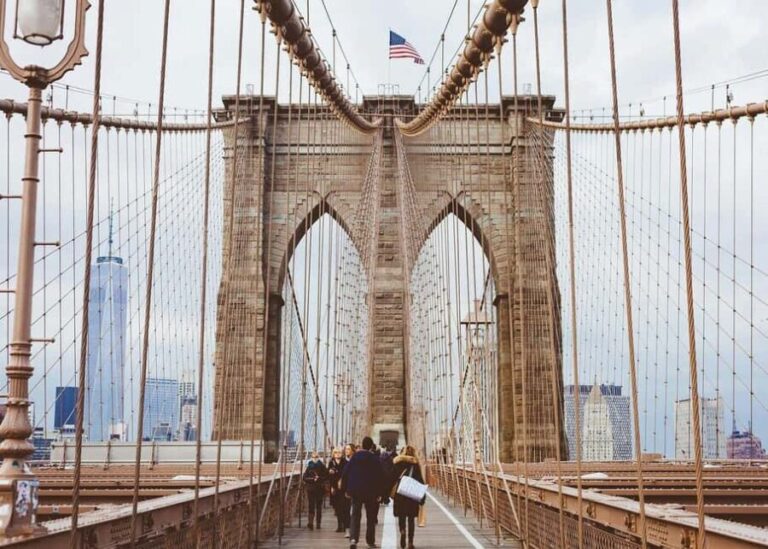 Walking tour of the Brooklyn Bridge and Dumbo - Why This Tour Works for Travelers
