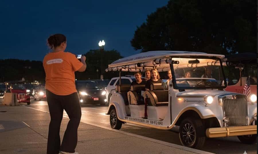 Washington DC: Monuments Moonlight Guided Electric Cart Tour - Exploring Iconic Monuments Under the Night Sky