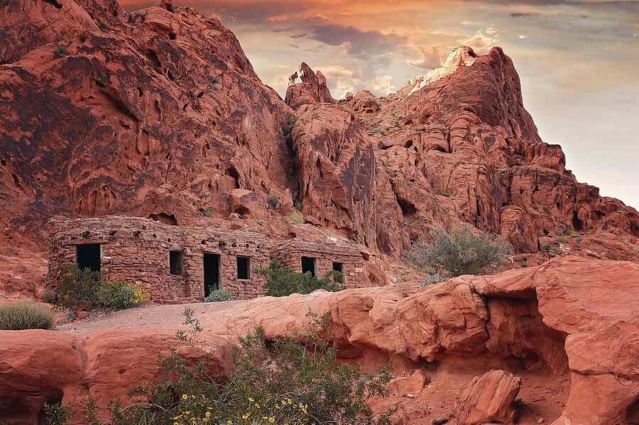 Whispers of the Desert: Sunset Journey Through the Valley of Fire - Who Will Love This Tour?