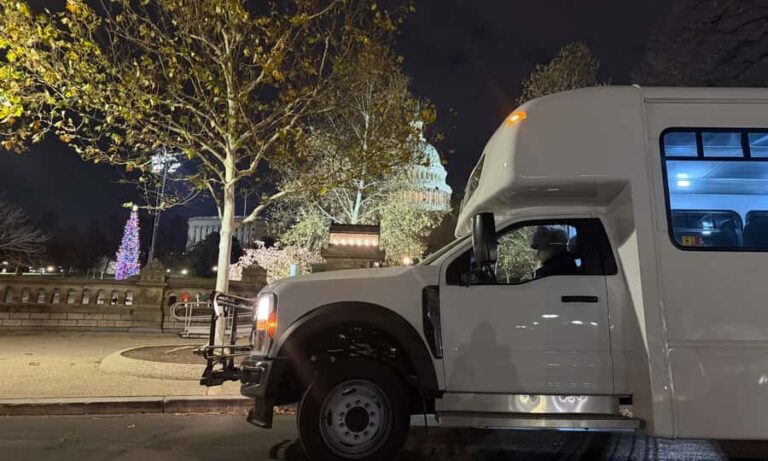 White House National Christmas Tree & Holiday Light Bus Tour - The Itinerary in Detail