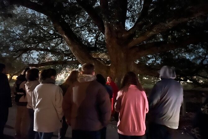 Williamsburgs Spirits of Christmas Past - Who Will Appreciate This Tour?