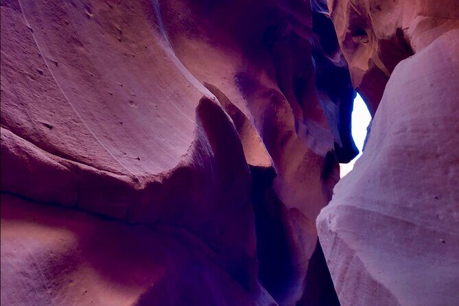 Wind Pebble Canyon Partial Hiking tour through Antelope Canyon - A Closer Look at the Wind Pebble Canyon Partial Hiking Tour
