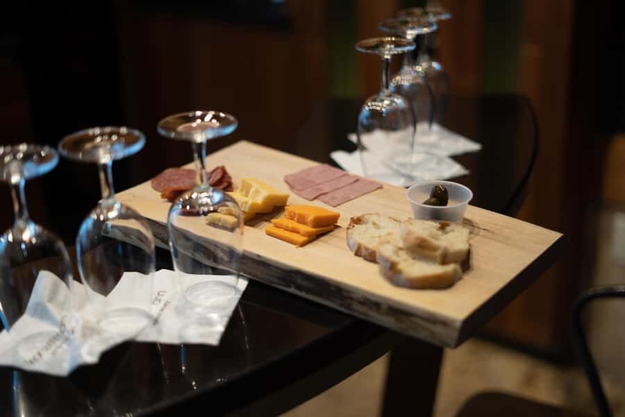 Wine Tour with Lunch in Niagara-on-the-Lake - An Overview of the Experience