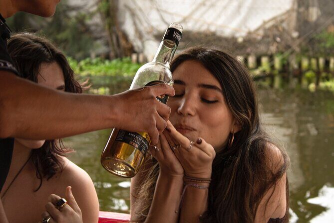 Xochimilco BOAT LIGHT PARTY WITH 1 DRINK AND 4 TAQUITOES + 18 - The Value of This Experience