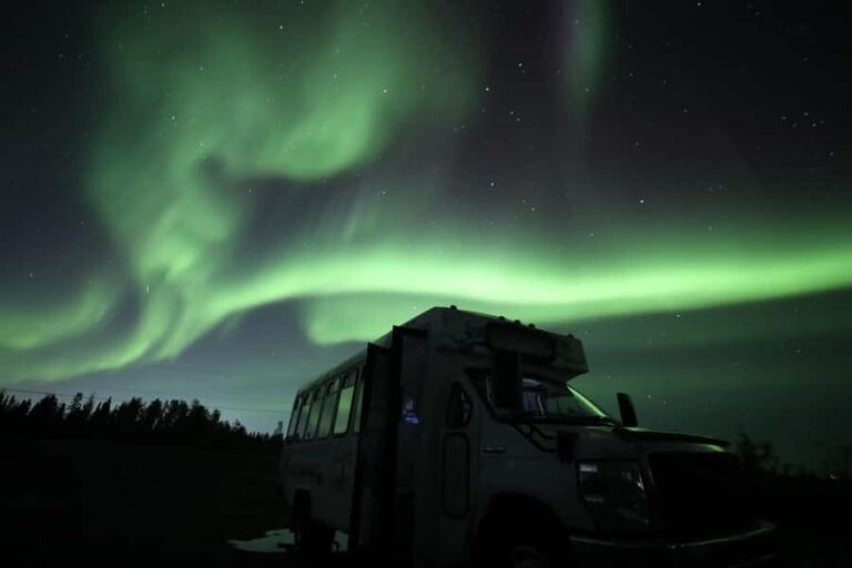 Yellowknife: Northern Lights Chasing Tour by Bus - An Honest Look at the Yellowknife Aurora Bus Tour