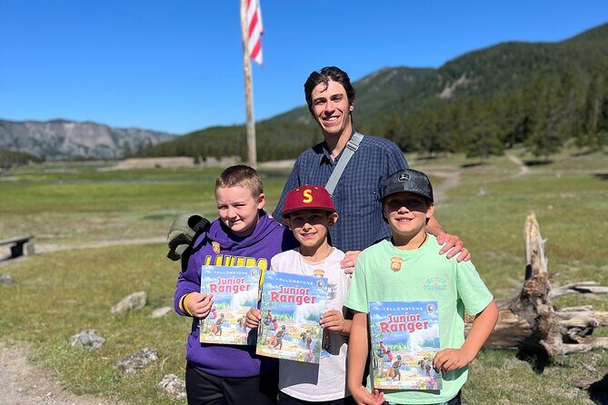 Yellowstone's Lamar Valley & Picnic Private Tour + Wildlife Guide - An In-Depth Look at the Yellowstone Lamar Valley & Picnic Tour