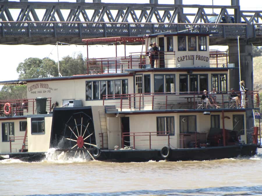 Adelaide Hills Tour with River Murray 3 Hour Lunch Cruise. - The Murray River and Murray Bridge