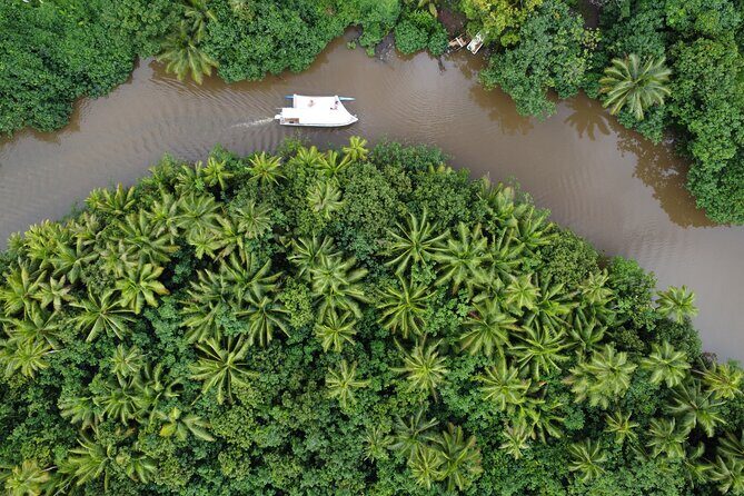 Apetahi day trip around Raiatea on a modern outrigger canoe - Who Will Love This Tour?