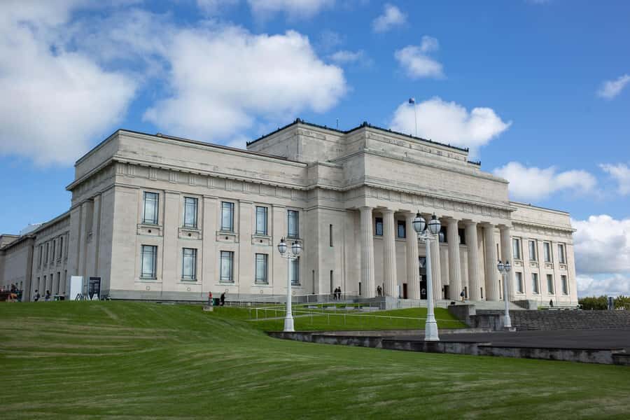 Auckland: City Highlights and Native Forest Experience - Exploring the City: Auckland Highlights