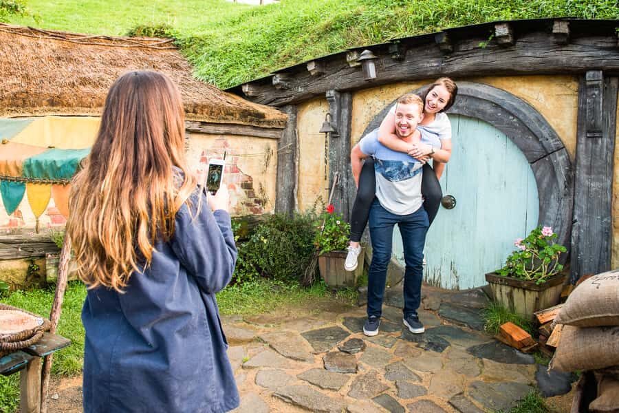Auckland: Hobbiton Movie Set Tour with Lunch - Inside Hobbit Homes and Movie Set Highlights