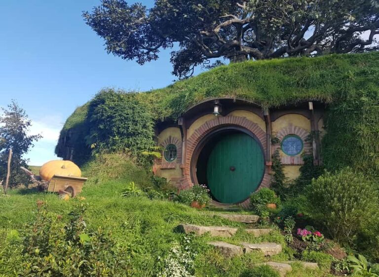 Auckland: Hobbiton, Rotorua, Waiotapu and Waitomo 3-Day Tour - What Makes this Tour Stand Out?