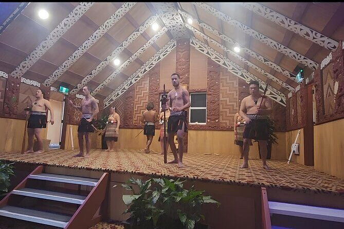 Auckland : Hobbiton & Te puia & red wood forest Private Tour - What Makes This Tour Stand Out?