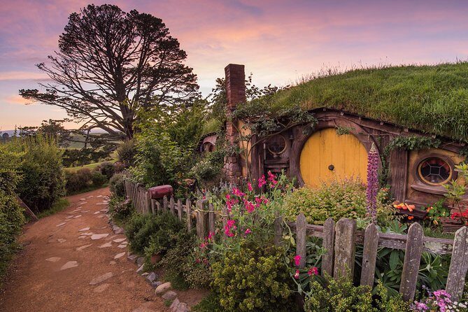 Auckland to Rotorua via Hobbiton Small Group Tour (One Way) - Who Should Consider This Tour?