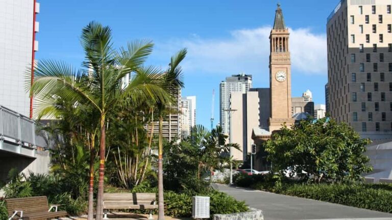 Brisbane: Donuts & Discovery Walking Tour - What Makes This Tour Special