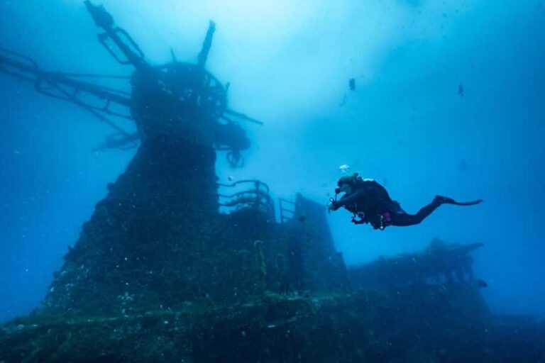 Busselton / Dunsborough : HMAS Swan Wreck Scuba Dive - Who Will Enjoy This Tour?