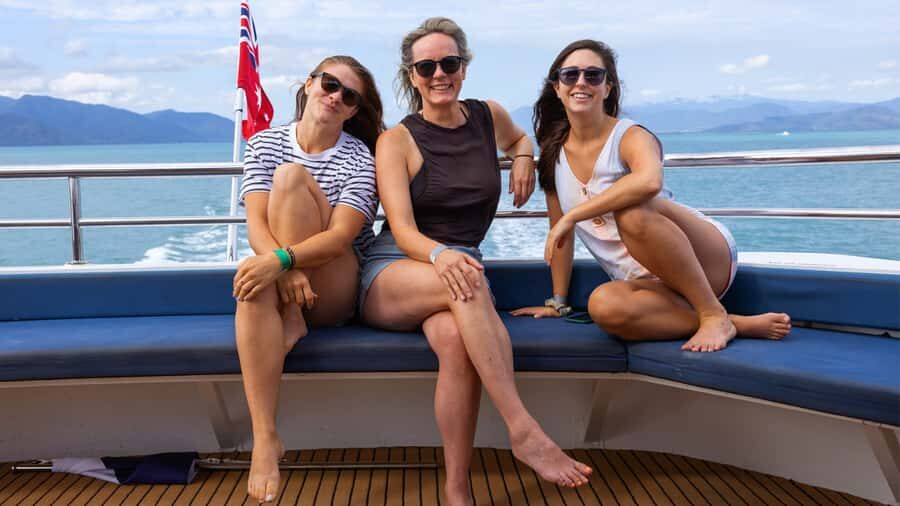 Cairns: Outer Great Barrier Reef Full-Day Tour with Lunch - What Makes This Tour Stand Out
