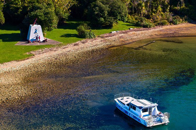 Captain Cook and Dolphin Cruise - The Experience on Board