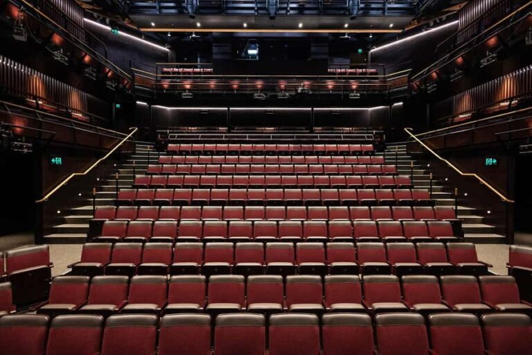 Christchurch: Heritage & Arts Walking Tour - What Makes This Tour Stand Out