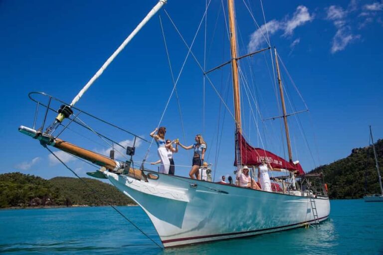 From Airlie Beach: Hook Island Cultural Tour, Sail & Snorkel - The Sailing Journey