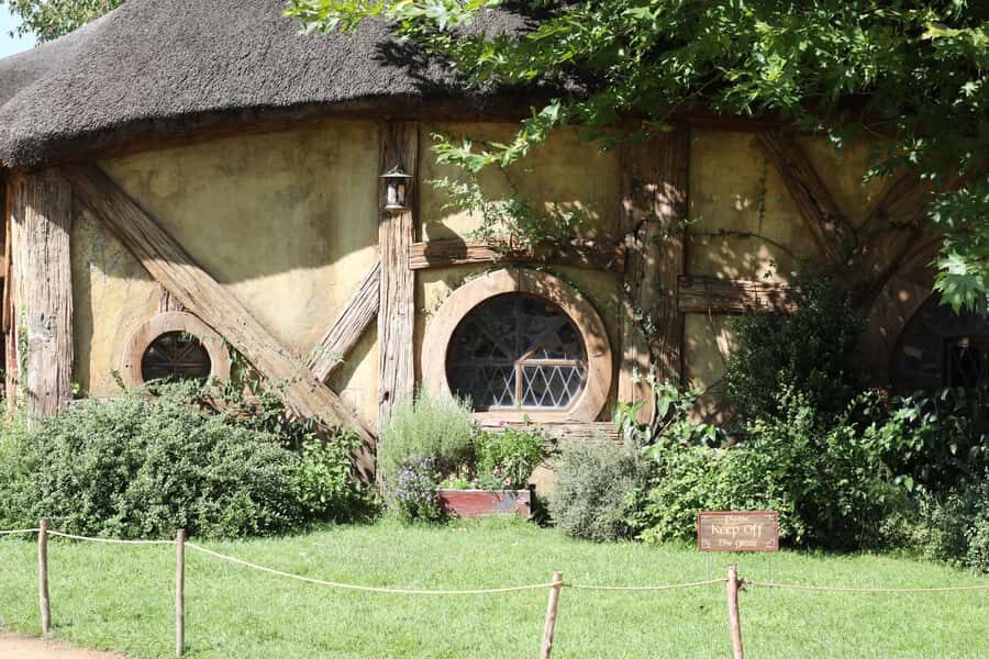 From Auckland: Hobbiton Afternoon Tour - The Scenic Route to Hobbiton