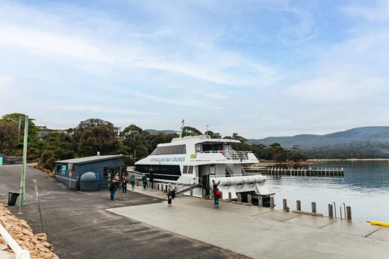 From Coles Bay: Wineglass Bay Cruise with Lunch - The Value of This Experience