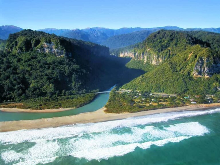 From Greymouth: Punakaiki Blowholes & Pancake Rocks Tour - An In-Depth Look at the Tour Experience