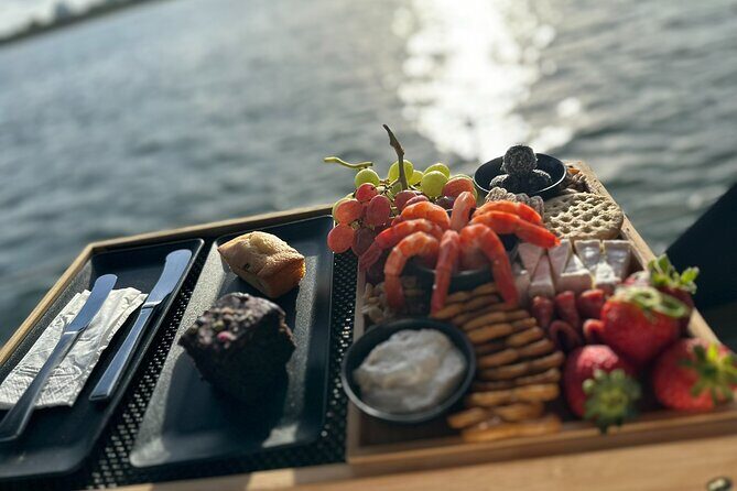 Gold Coast 2 Hr Sunset Private Sailing Charter with Drinks & Food - Practical Details and Tips