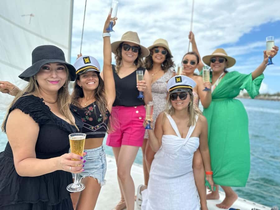 Gold Coast: Sunset Sailing Cruise incl food & drinks - The Experience in Detail: Why It Works