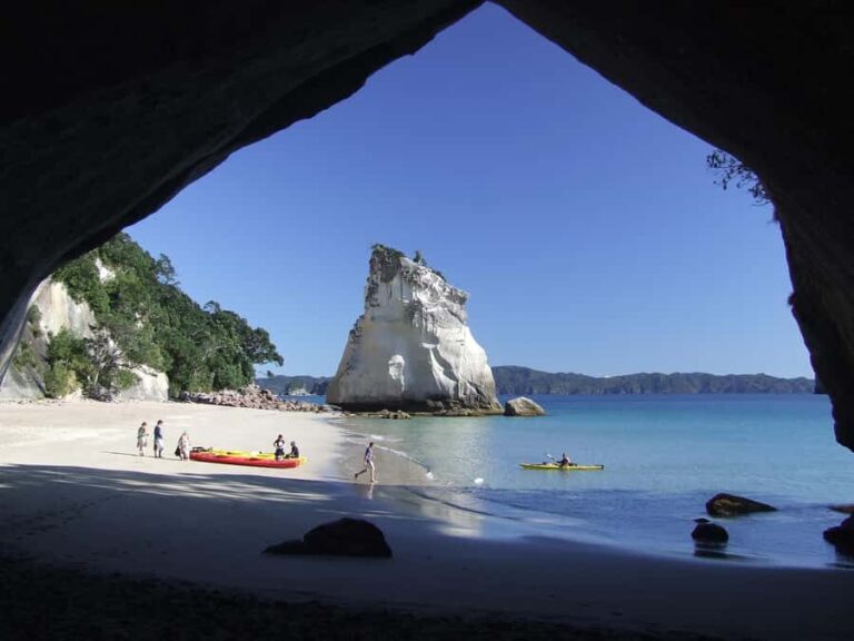 Hahei: Cathedral Cove Kayak Tour - Refreshments included - Why This Tour Stands Out
