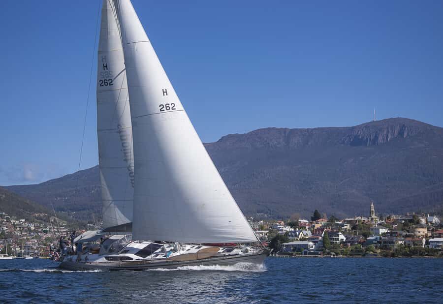 Hobart: Luxury Yacht Scenic Sailing Tour with Snacks - Authentic Experiences and Authentic Reviews