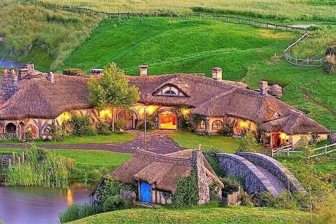 Hobbiton Movie Set Tour to Blue Springs and Mineral Spa - What Does the Price Cover?