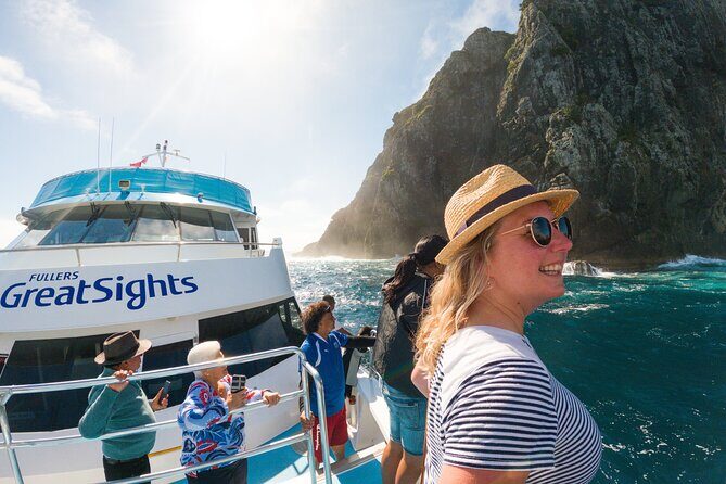 Hole in the Rock Scenic Cruise including Dolphins and Island stop - An In-Depth Look at the Experience