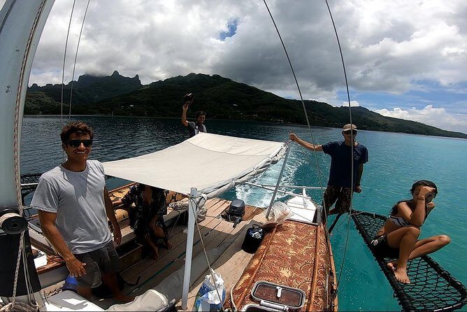 Introduction to sailing and discovering the lagoon - Exploring Moorea’s Lagoon from a Double Canoe