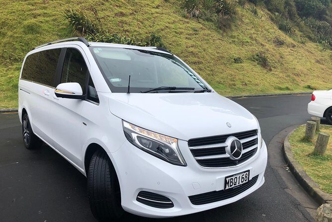 Luxury Airport transfers in Auckland - The Vehicle Experience