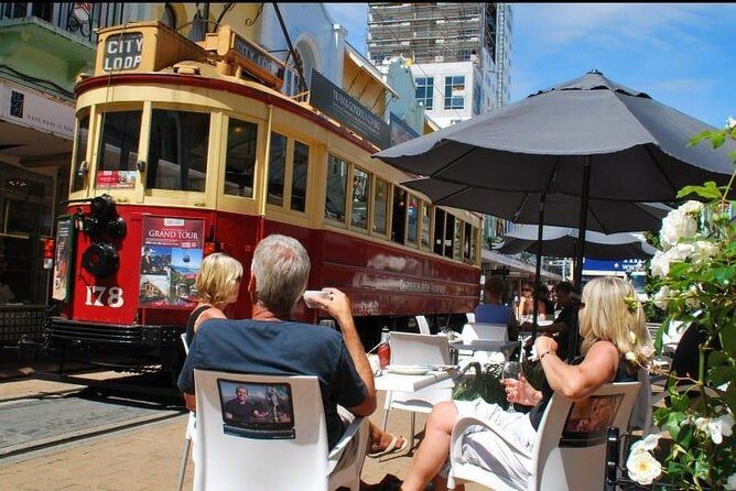 Lyttelton Shore Excursion: Christchurch & Willowbank Tour - Exploring Cathedral Square