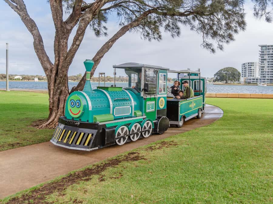 Mandjar Bay - Mini Toot - Who Should Consider This Experience?