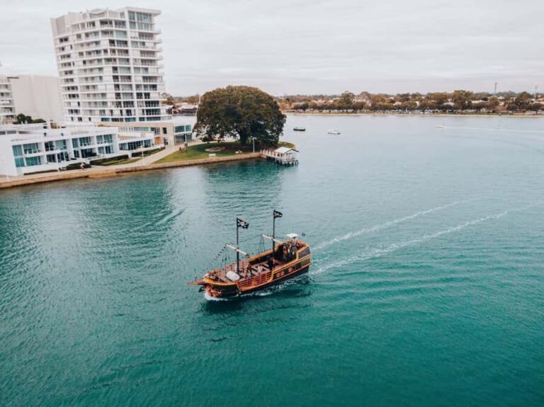 Mandurah Pirate Cruise - The Experience: Highlights and Authentic Touches