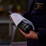 Melbourne: 4-Course Dinner Cruise with Drinks - Drinks and Atmosphere