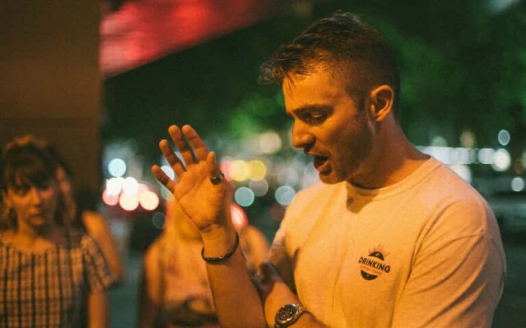 Melbourne: Hidden Bars & Laneway Legends Walking Tour - Key Points