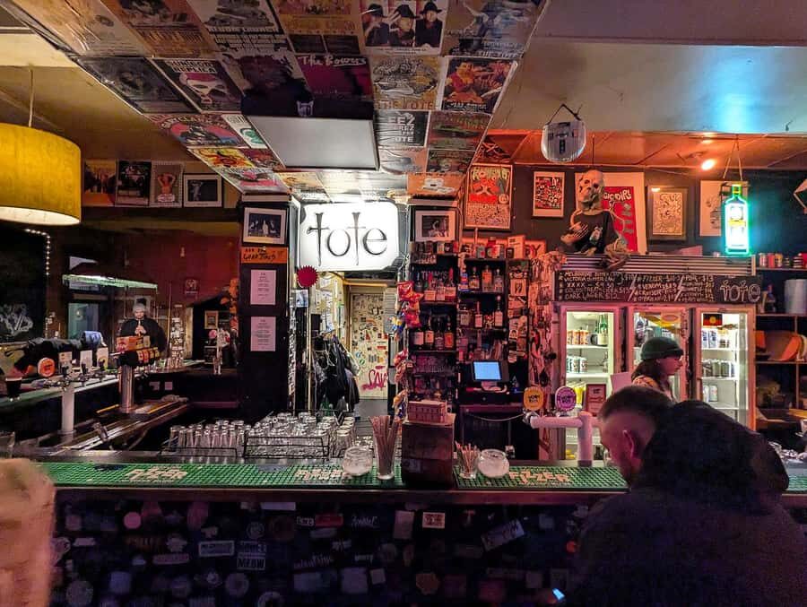 Melbourne Music Venue Pub Crawl with History + 2 Free Drinks - What Makes This Tour Stand Out?