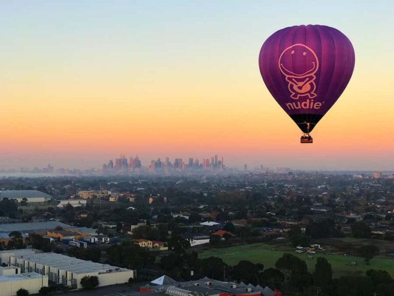 Melbourne: Sunrise Hot Air Balloon Experience with Breakfast - The Flight: An Aerial Perspective of Melbourne