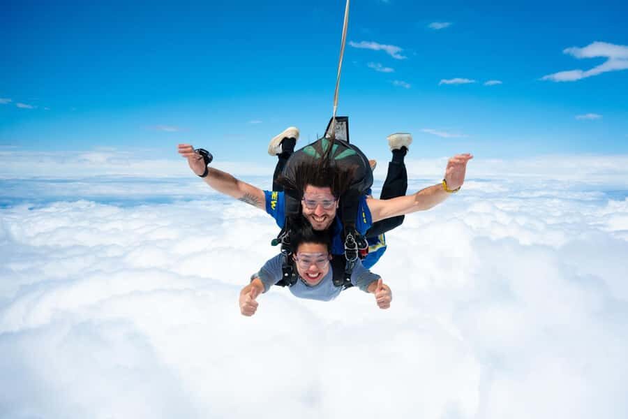 Melbourne: Tandem Skydive over Great Ocean Road + Transfer - The Transport and Logistics