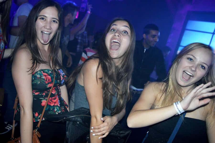 Melbourne: Weekly Bar Crawl: 5 Free shots, Club Entry - Authentic Feedback from Participants