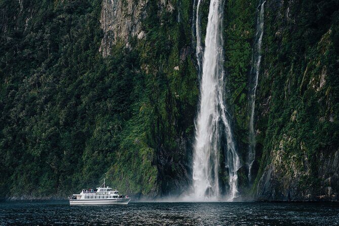 Milford Sound Coach, Cruise and Flight Sightseeing Tour from Queenstown - Analyzing the Value: Is It Worth the Price?
